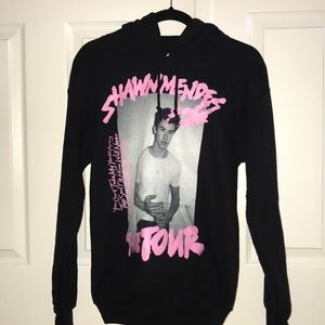 BNWT UO Shawn Mendes The Tour Merch Hoodie